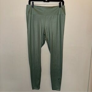 Nike Dri-Fit Shine Leggings in Jade Women’s Size Large